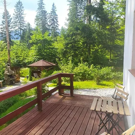 מלון דירות Montis שצ'קלארסקה פוראובה