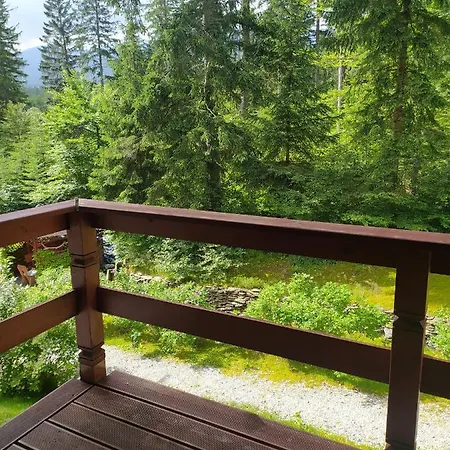 Montis מלון דירות שצ'קלארסקה פוראובה