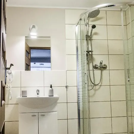 מלון דירות Montis שצ'קלארסקה פוראובה