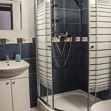 Montis מלון דירות 3*