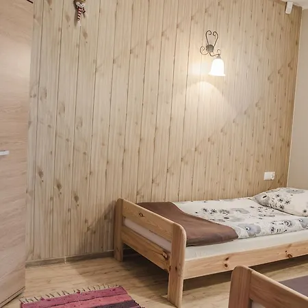 Montis שצ'קלארסקה פוראובה